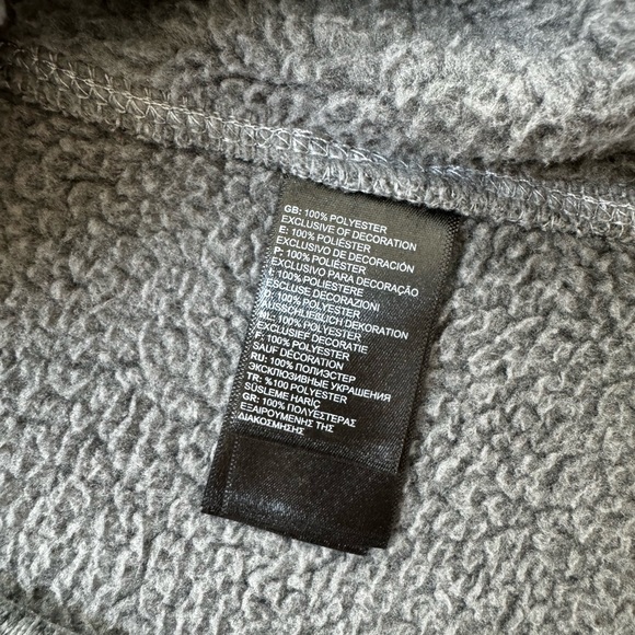 Like New North Face Women’s Sweatshirt Size Small - Picture 4 of 5